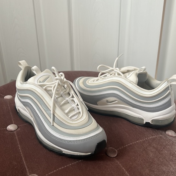 Nike Air Max - Picture 2 of 4